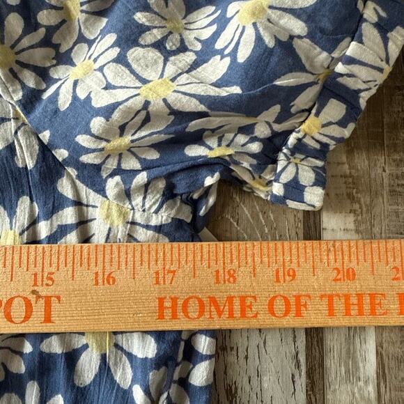 American Eagle Womens Daisy Floral Crop Bubble Top Sz Medium Puff Short Sleeve - Picture 6 of 8